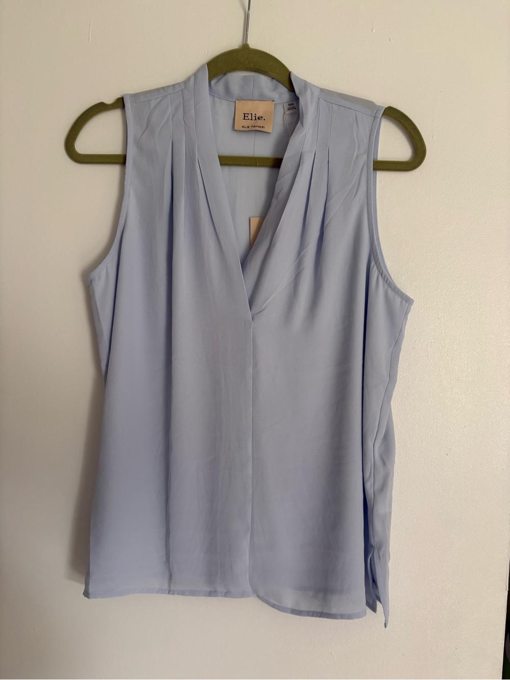 Elie Tahari Pale Blue Sleeveless V-Neck Pleated Camisole